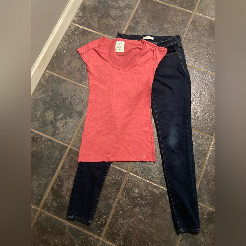 Abercrombie & Fitch Jeans and T-Shirt Outfit Women’s Size S